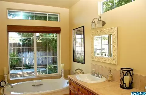 1332 E Laura Ct, Visalia, CA 93292 photo 42