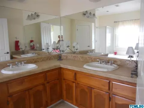 2425 Orange Ave, Corcoran, CA 93212 photo 9