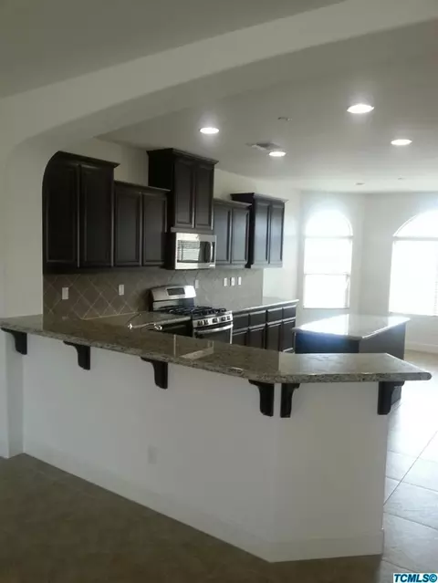 3916 E Harter Ave, Visalia, CA 93292 photo 2