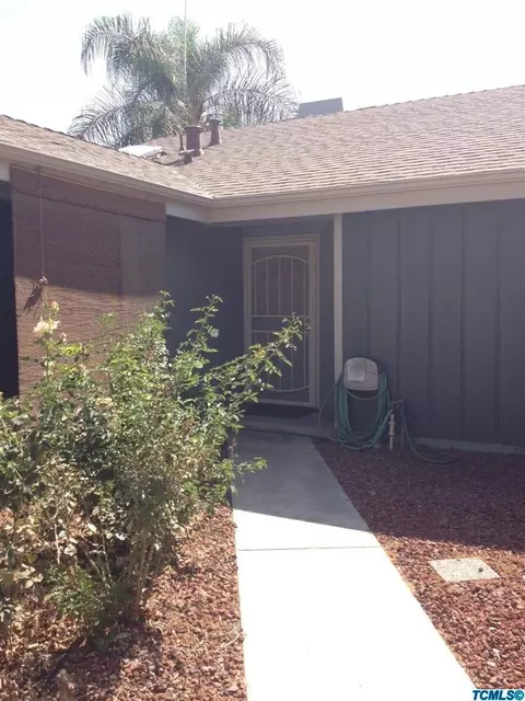 1917 E Vine St, Visalia, CA 93292 photo 2