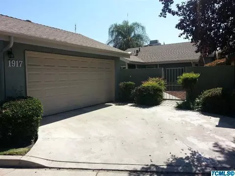 1917 E Vine St, Visalia, CA 93292 photo 1
