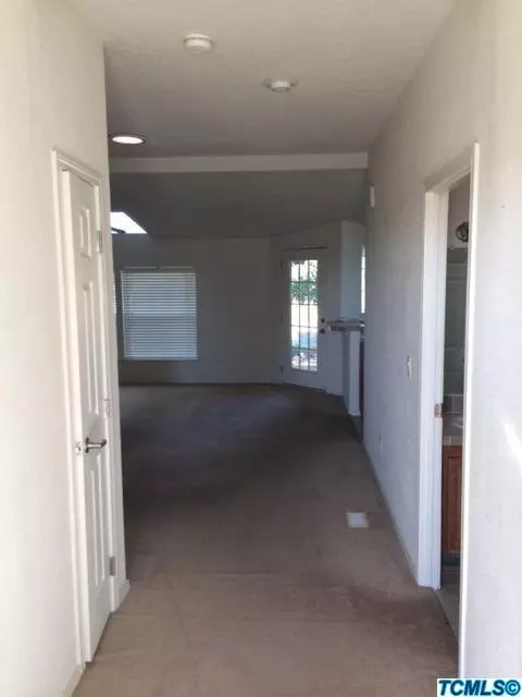17232 Iona Ave, Lemoore, CA 93245 photo 2