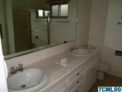 2201 E Howard Ave, Visalia, CA 93292 photo 13