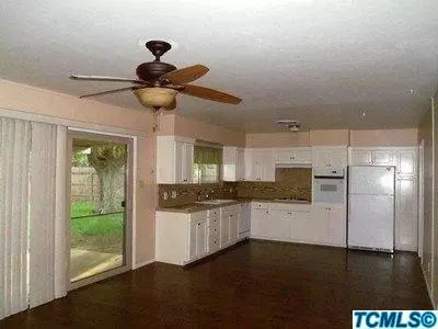 2201 E Howard Ave, Visalia, CA 93292 photo 3