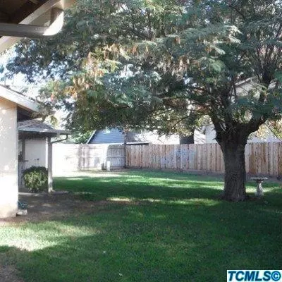 2201 E Howard Ave, Visalia, CA 93292 photo 14