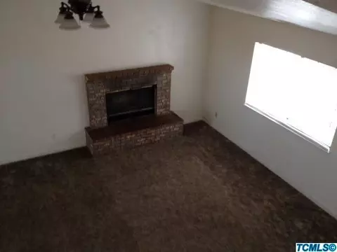 797 Alpha St, Tulare, CA 93274 photo 3