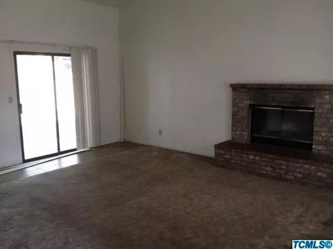 797 Alpha St, Tulare, CA 93274 photo 4