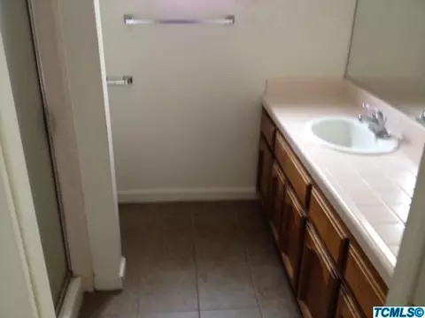 797 Alpha St, Tulare, CA 93274 photo 10
