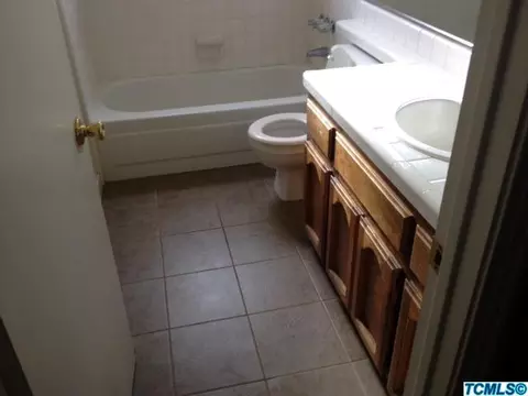 797 Alpha St, Tulare, CA 93274 photo 9