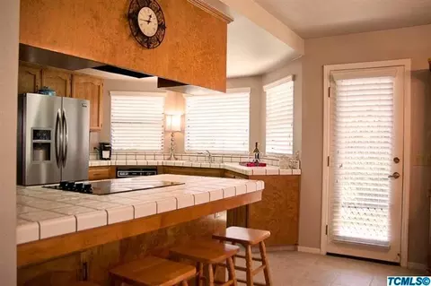 213 E Wilson Ave, Tulare, CA 93274 photo 7