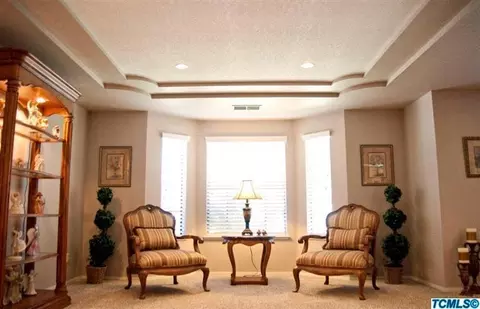 213 E Wilson Ave, Tulare, CA 93274 photo 5