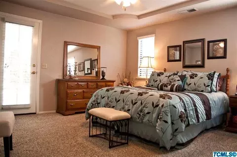 213 E Wilson Ave, Tulare, CA 93274 photo 20