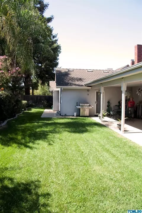 213 E Wilson Ave, Tulare, CA 93274 photo 26