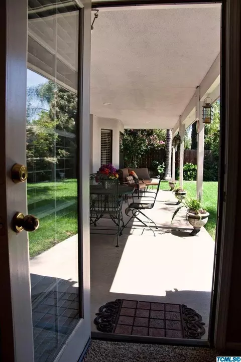 213 E Wilson Ave, Tulare, CA 93274 photo 23