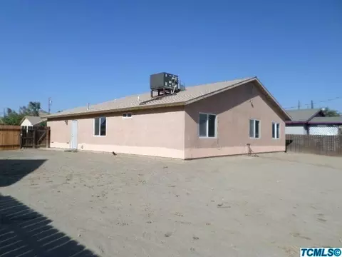 1024 E Lassen St, Avenal, CA 93204 photo 4