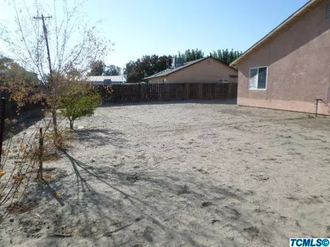 1024 E Lassen St, Avenal, CA 93204 photo 6