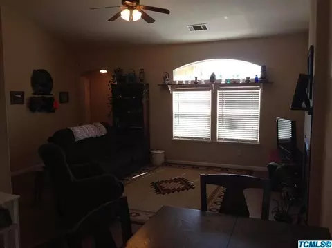 1602 E Knight Ct, Visalia, CA 93292 photo 8