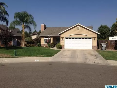 1602 E Knight Ct, Visalia, CA 93292 photo 1