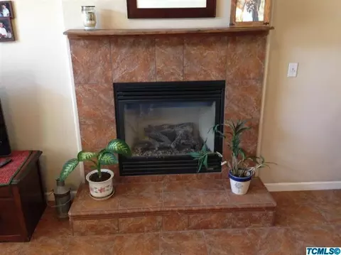 1602 E Knight Ct, Visalia, CA 93292 photo 7