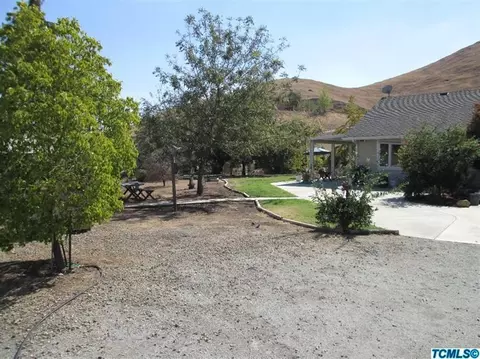 30726 Powell Dr, Exeter, CA 93221 photo 5