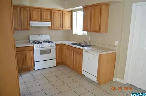 826 E Sunset Dr, Dinuba, CA 93618 photo 3