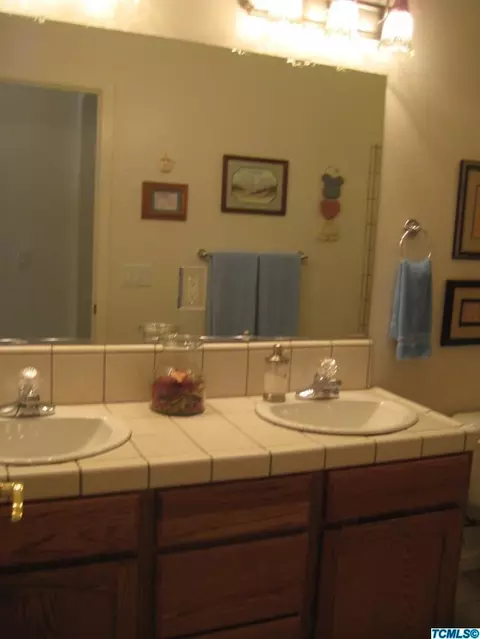 3535 E Feemster Ave, Visalia, CA 93292 photo 14