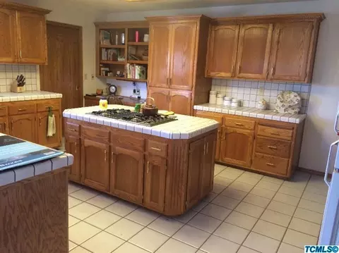 3318 S Bridge St, Visalia, CA 93277 photo 2