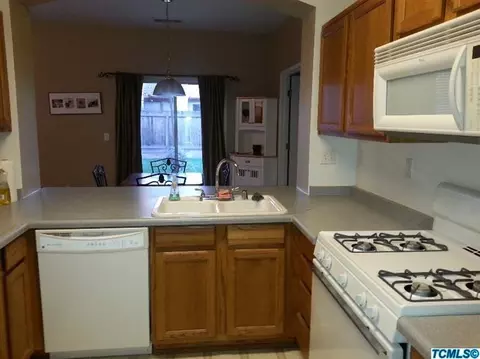 4301 E Sue Ave, Visalia, CA 93292 photo 8