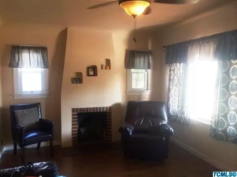 544 S E St, Exeter, CA 93221 photo 3