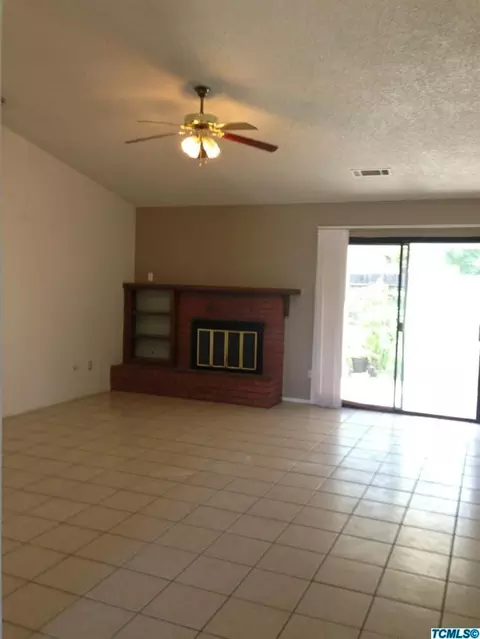 1471 Christine Ln, Lemoore, CA 93245 photo 5