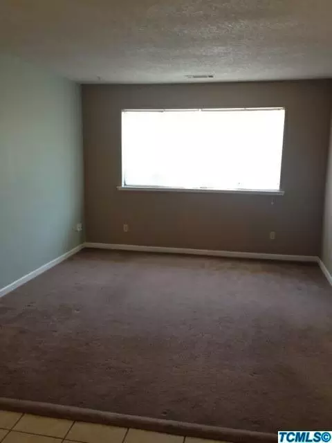 1471 Christine Ln, Lemoore, CA 93245 photo 6