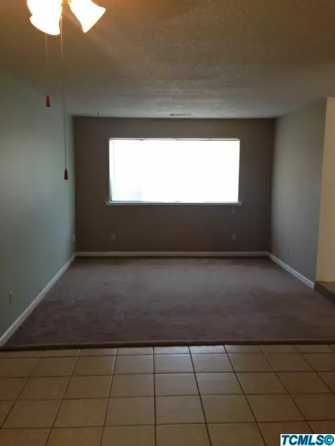 1471 Christine Ln, Lemoore, CA 93245 photo 8