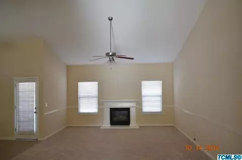 406 E Gibson Ave, Reedley, CA 93654 photo 2
