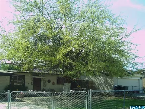 303 E Chavez Ave, Visalia, CA 93291 photo 4