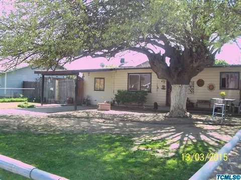 303 E Chavez Ave, Visalia, CA 93291 photo 2