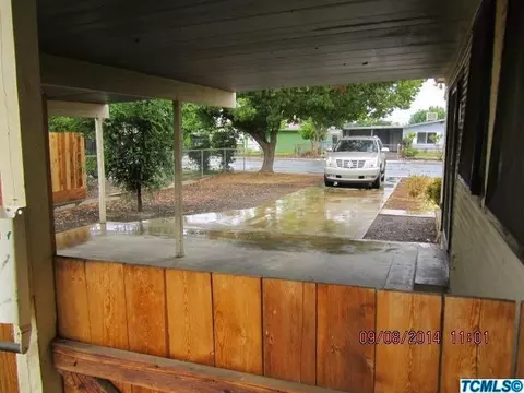 1812 E Olive Way, Dinuba, CA 93618 photo 3