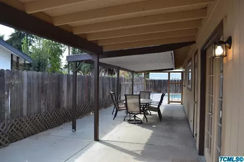 935 E Cambridge Ave, Visalia, CA 93292 photo 16