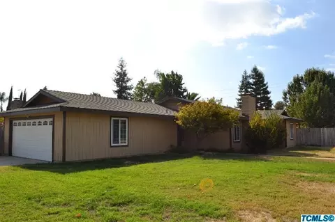 935 E Cambridge Ave, Visalia, CA 93292 photo 1