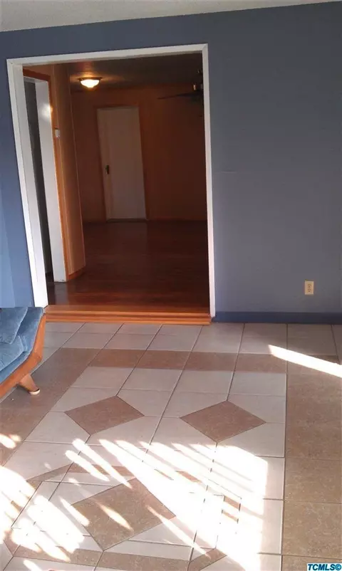 401 N Quince Ave, Exeter, CA 93221 photo 3