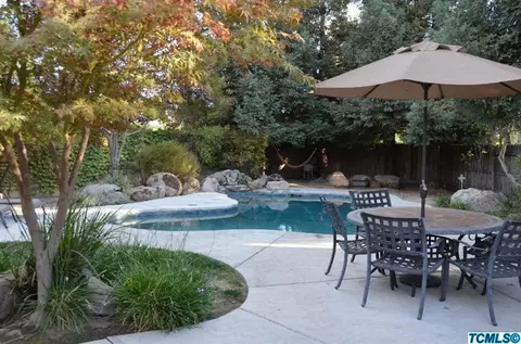 2029 E Parkview Ct, Visalia, CA 93292 photo 19