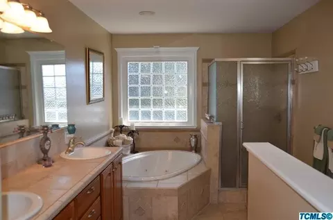 2029 E Parkview Ct, Visalia, CA 93292 photo 11