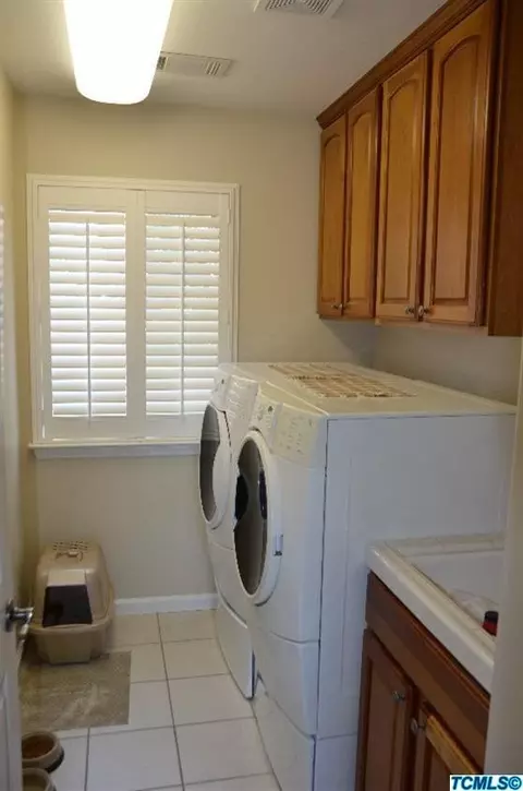 2029 E Parkview Ct, Visalia, CA 93292 photo 15