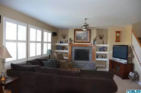 2029 E Parkview Ct, Visalia, CA 93292 photo 3