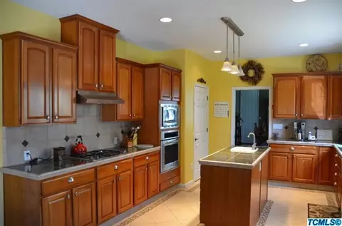 2029 E Parkview Ct, Visalia, CA 93292 photo 5