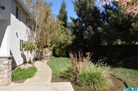 2029 E Parkview Ct, Visalia, CA 93292 photo 18