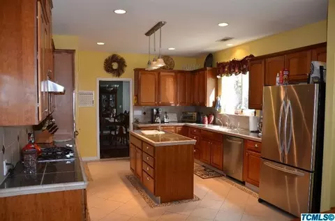 2029 E Parkview Ct, Visalia, CA 93292 photo 6