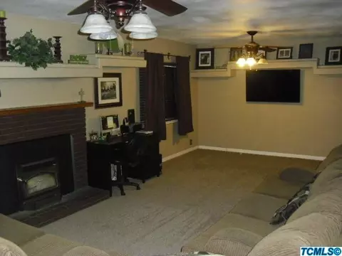 30857 Juniper St, Visalia, CA 93291 photo 2