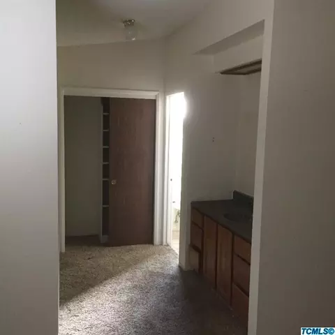 746 E Palm Dr, Hanford, CA 93230 photo 11