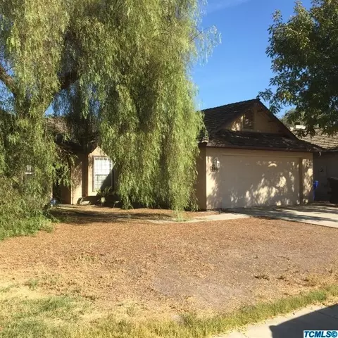 746 E Palm Dr, Hanford, CA 93230 photo 2