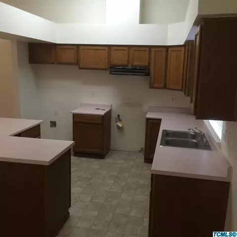 746 E Palm Dr, Hanford, CA 93230 photo 7